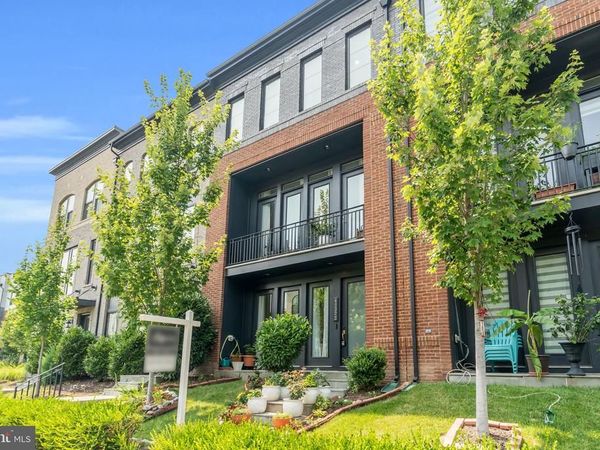 42322 SILLAS SQUARE, BRAMBLETON, VA 20148