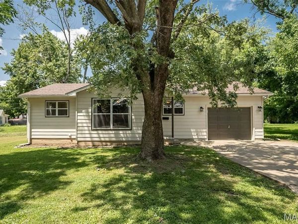 701 E Pear Avenue , Owensville, MO 65066