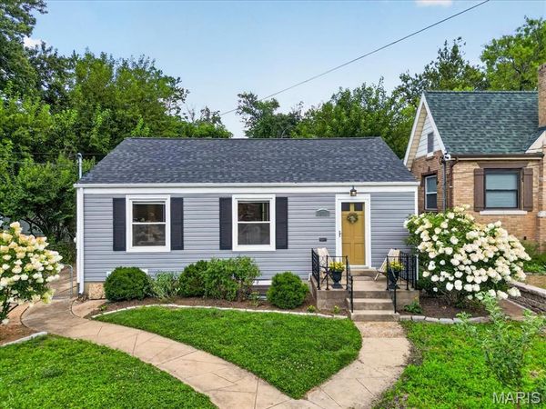 818 Sanders Place, Crestwood, MO 63126