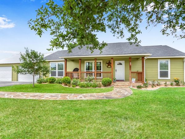 20051 SENIOR RD, Von Ormy, TX 78073