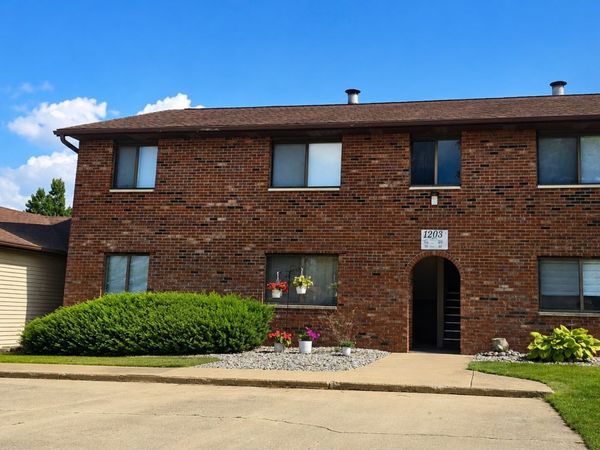 1203 Clifford Drive , Unit 6, Urbana, IL 61802