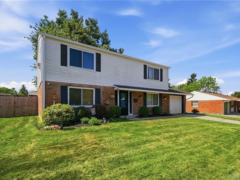 7146 Mandrake Drive, Huber Heights, OH 45424 Photo 2