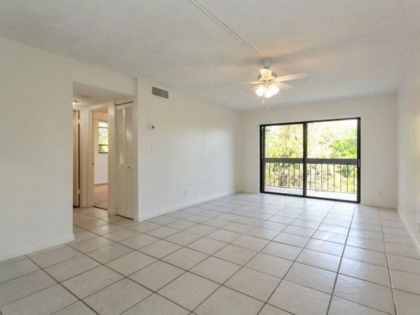 1720 N Congress Avenue, Unit 305, West Palm Beach, FL 33401