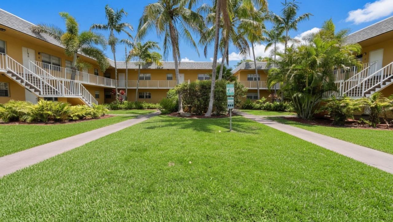 200 Croton Avenue, Unit 111, Lantana, FL 33462 Photo