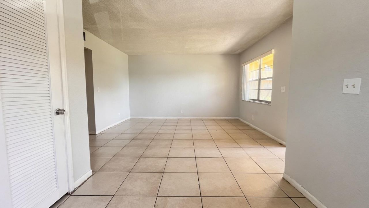 200 Croton Avenue, Unit 111, Lantana, FL 33462 Photo