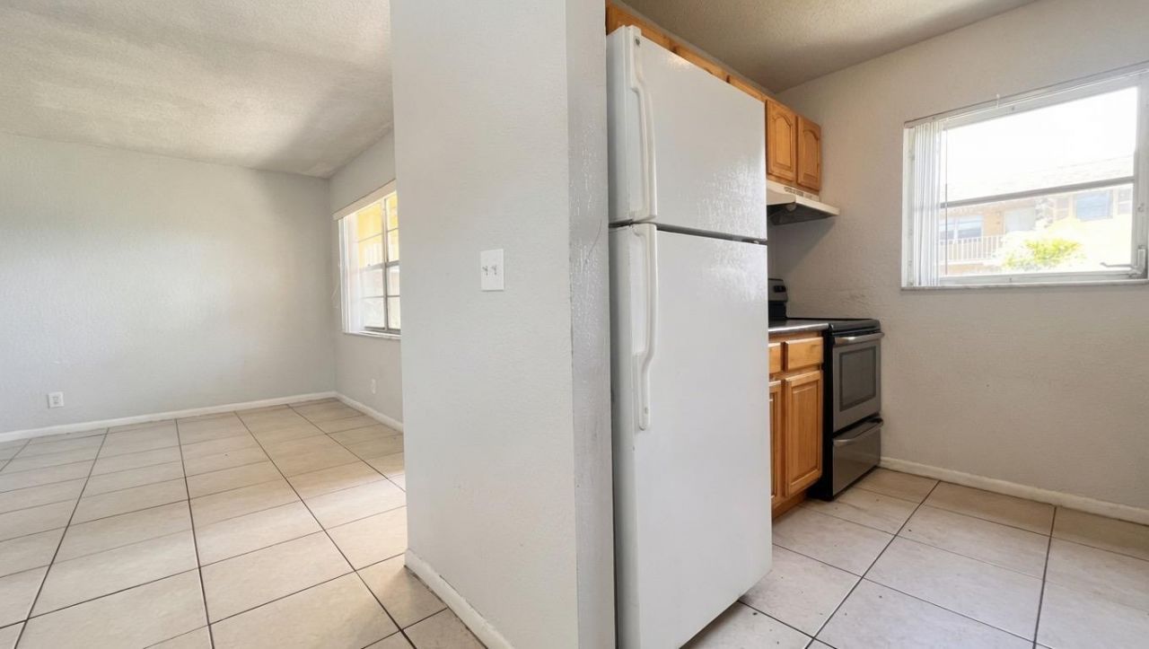 200 Croton Avenue, Unit 111, Lantana, FL 33462 Photo
