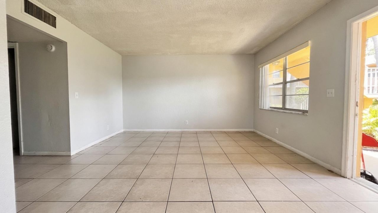 200 Croton Avenue, Unit 111, Lantana, FL 33462 Photo