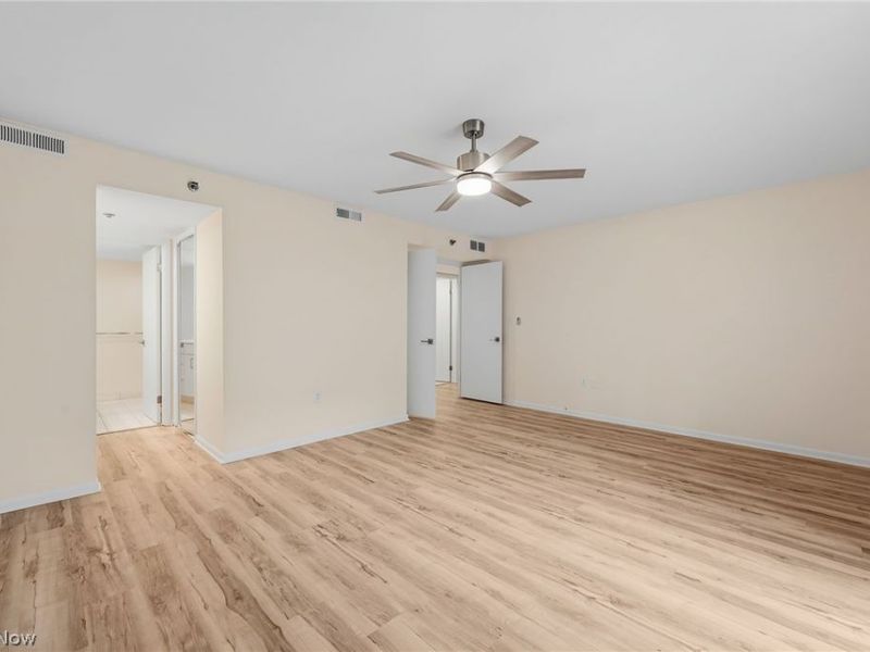 140 Fox Hollow Drive, Unit 203C, Mayfield Heights, OH 44124 Photo 25