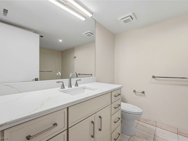 140 Fox Hollow Drive, Unit 203C, Mayfield Heights, OH 44124 Photo 27
