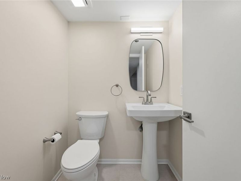 140 Fox Hollow Drive, Unit 203C, Mayfield Heights, OH 44124 Photo 7