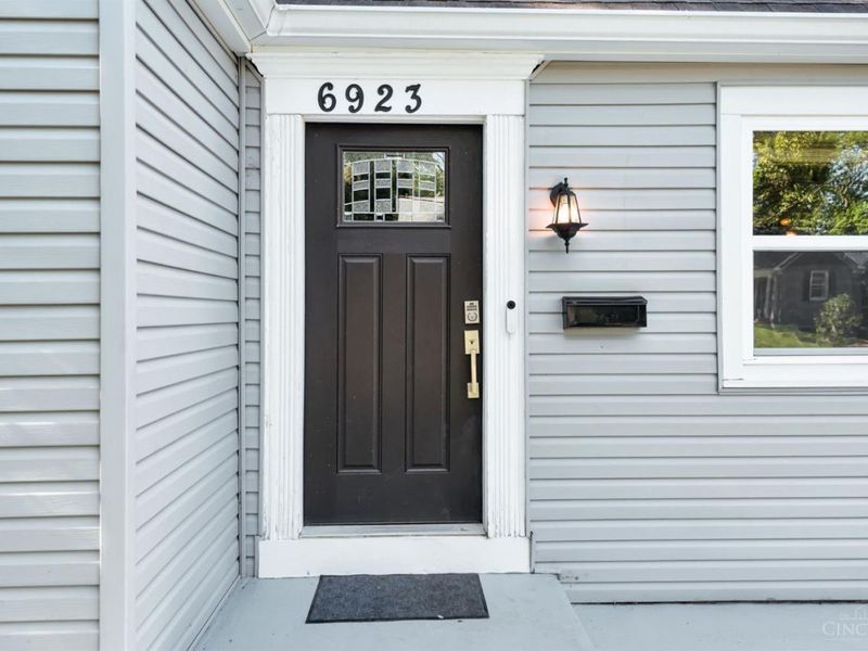 6923 Buckingham Place, Columbia Twp, OH 45227 Photo 9