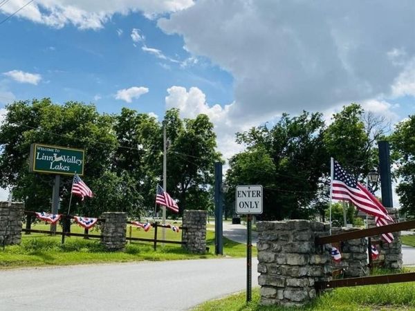 9 Silver Fox Trail, Linn Valley, KS 66040