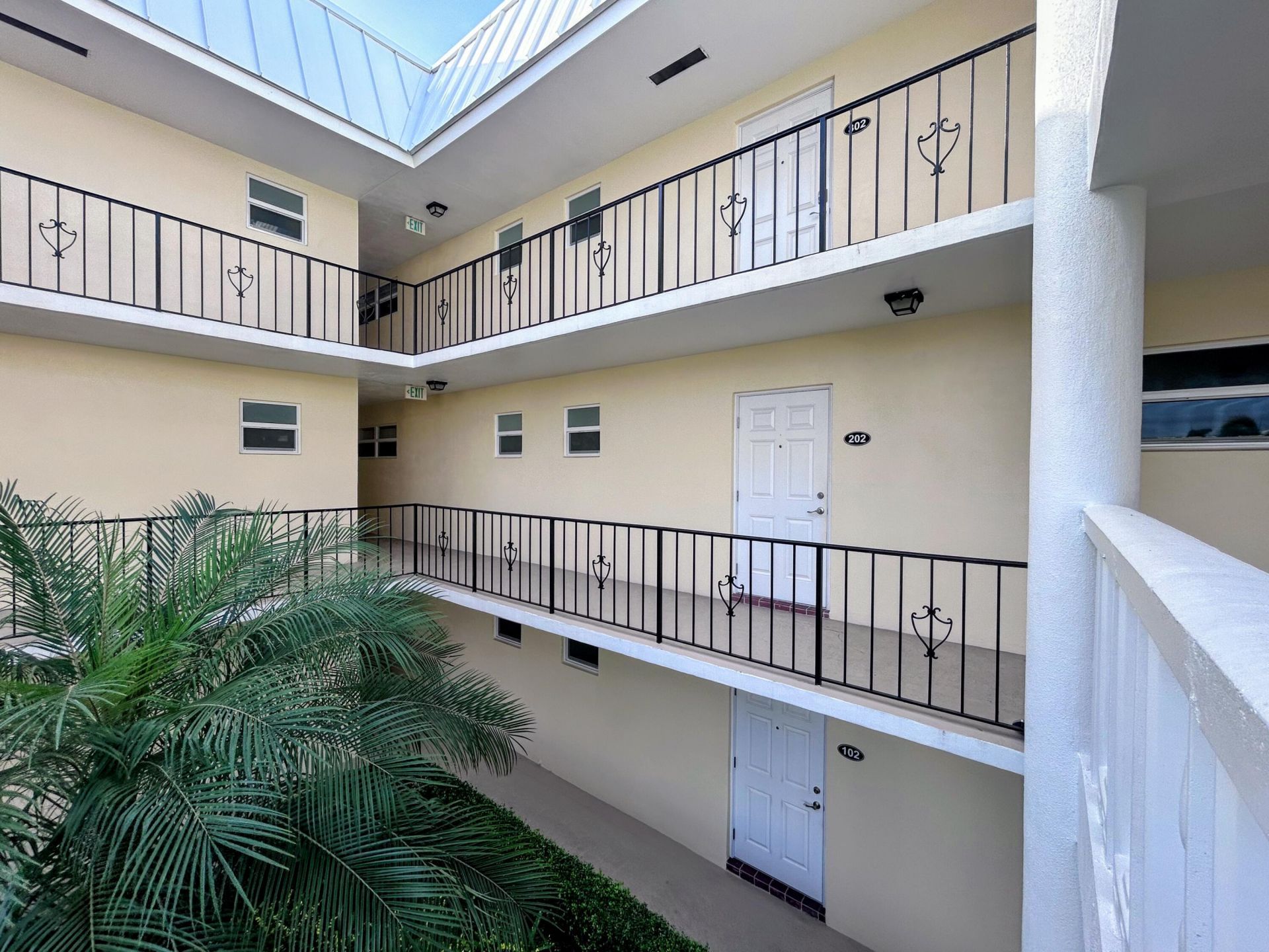 21 Colonial Club Drive, Unit 202, Boynton Beach, FL 33435 Photo