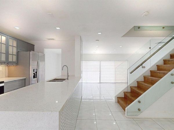 8212 NW 8th Pl , Unit 2, Plantation, FL 33324