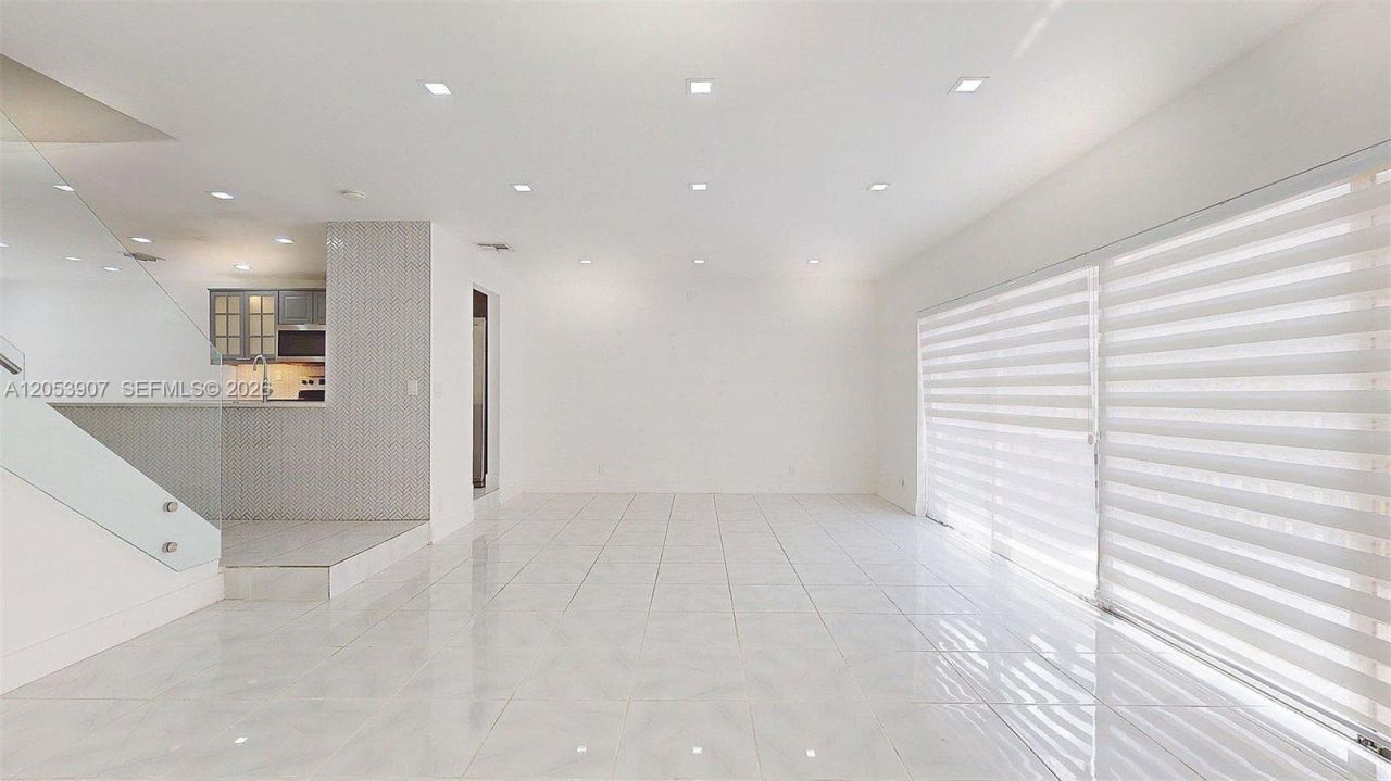 8212 NW 8th Pl , Unit 2, Plantation, FL 33324 Photo