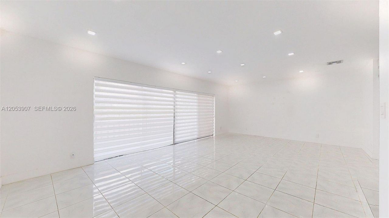 8212 NW 8th Pl , Unit 2, Plantation, FL 33324 Photo