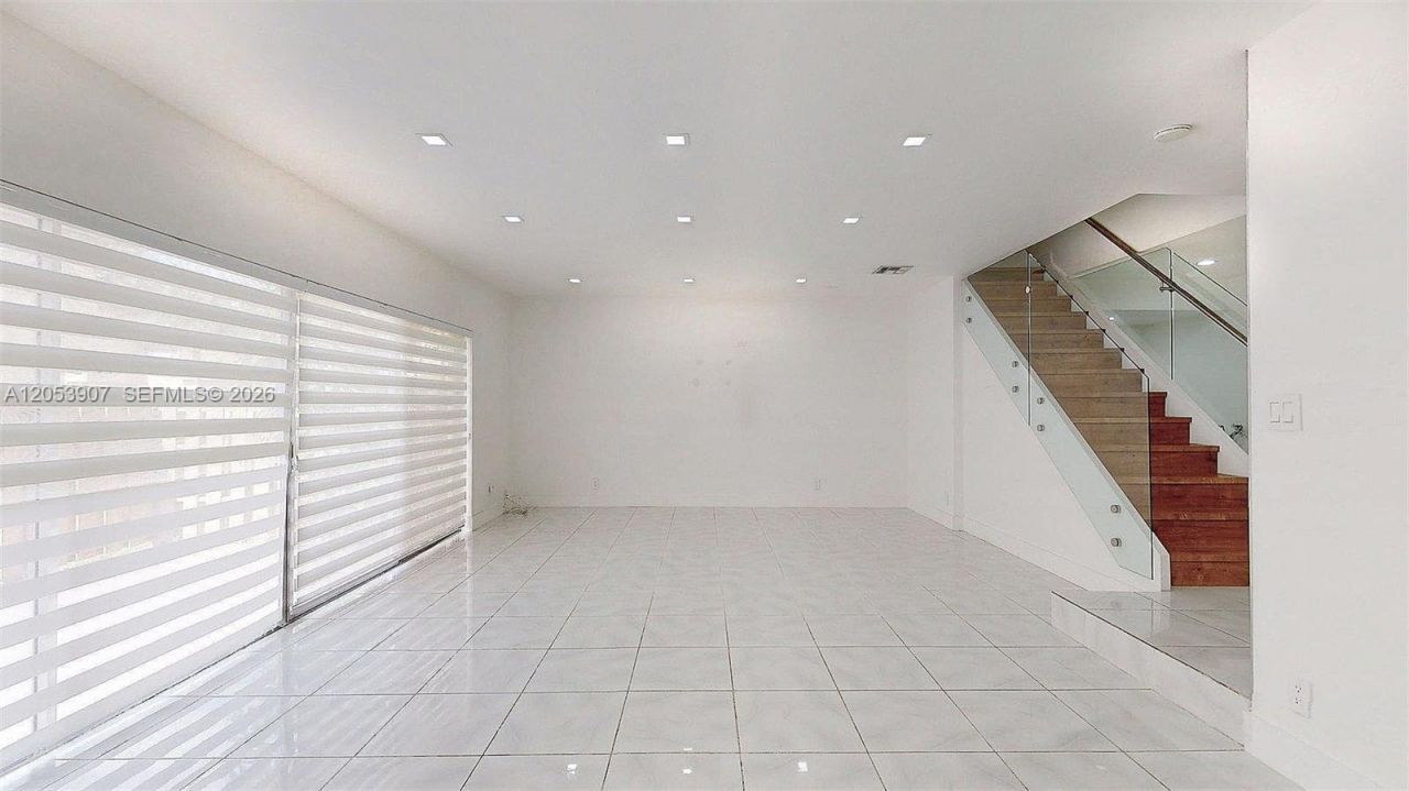 8212 NW 8th Pl , Unit 2, Plantation, FL 33324 Photo