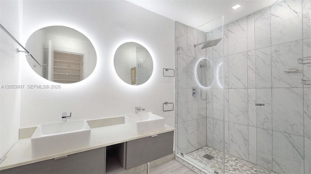 8212 NW 8th Pl , Unit 2, Plantation, FL 33324 Photo