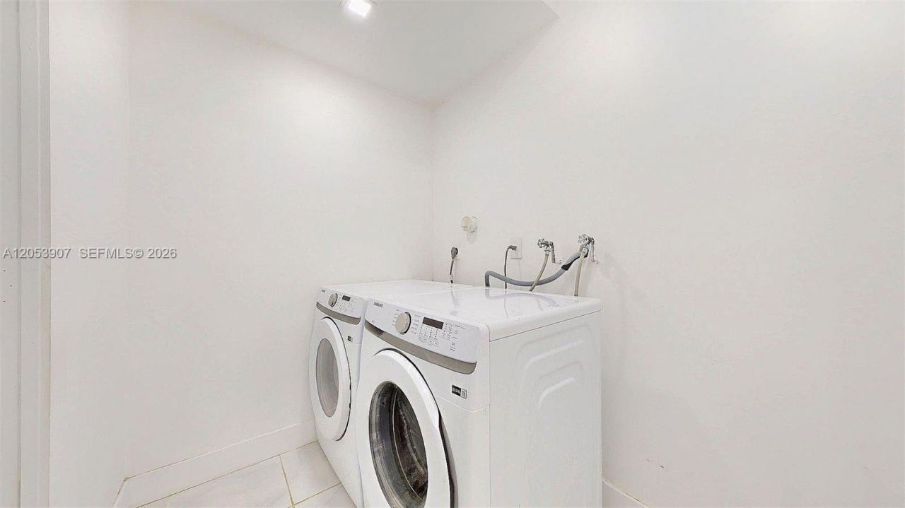 8212 NW 8th Pl , Unit 2, Plantation, FL 33324 Photo
