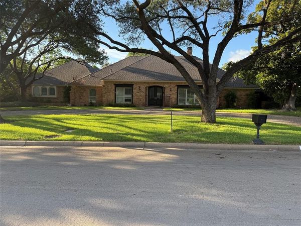 6911 Gateridge Drive, Dallas, TX 75254