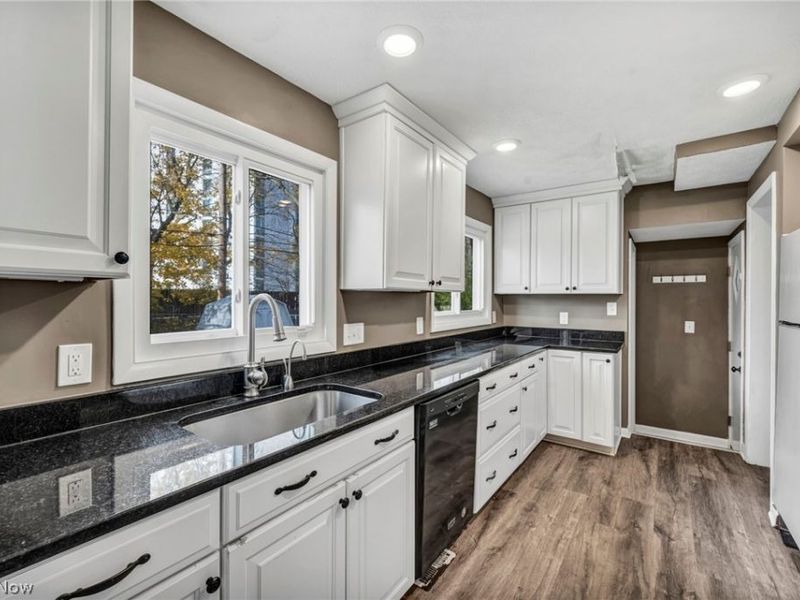 180 E 264th Street, Euclid, OH 44132 Photo 10