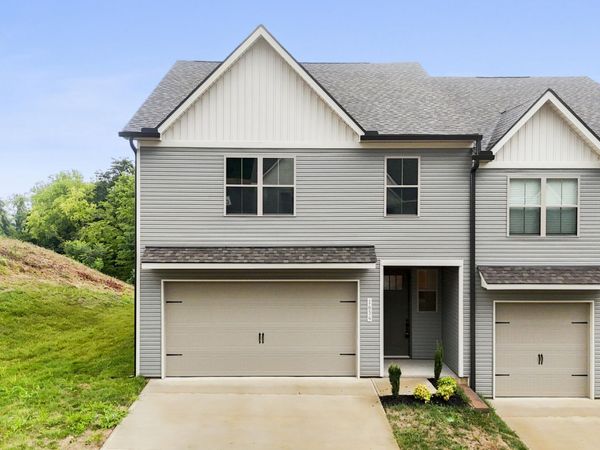 1634 Bennett Village Drive, Maryville, TN 37804