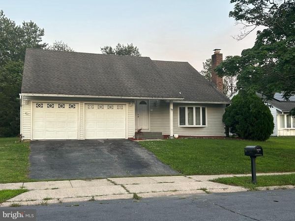 17 PARKHILL LANE, SICKLERVILLE, NJ 08081