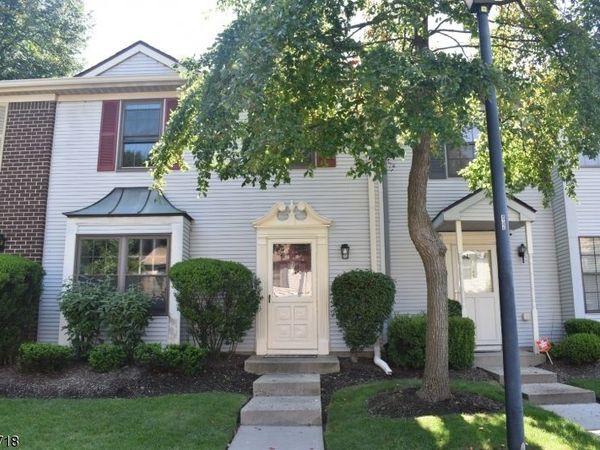 7 Kirby Ln, Franklin, NJ 08823