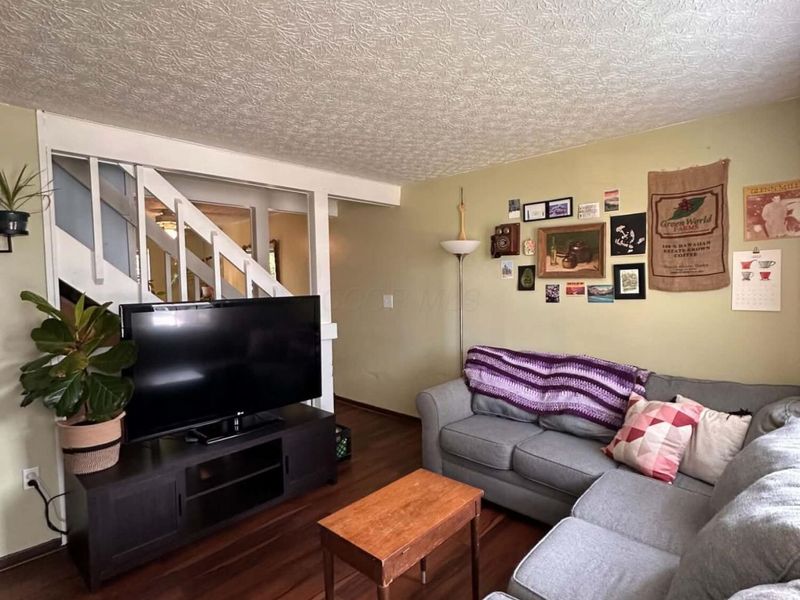 2295 Laurelwood Drive, Columbus, OH 43229 Photo 4
