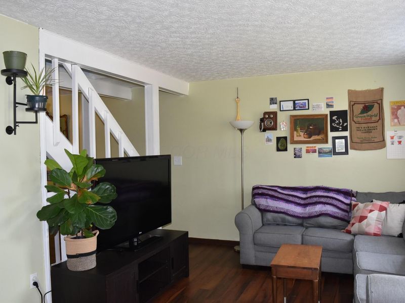 2295 Laurelwood Drive, Columbus, OH 43229 Photo 6