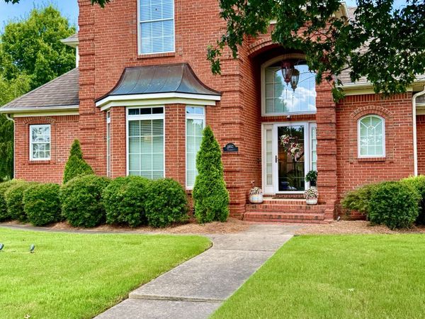 1852 Fairway Dr, Dyersburg, TN 38024