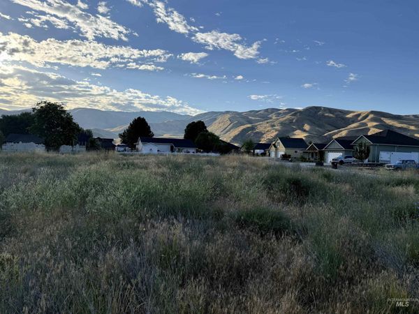 111 S Riverside, Horseshoe Bend, ID 83629