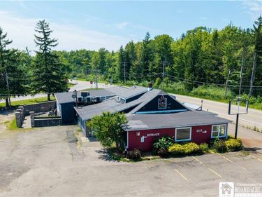 5377 W Lake Road, Dunkirk, NY 14048