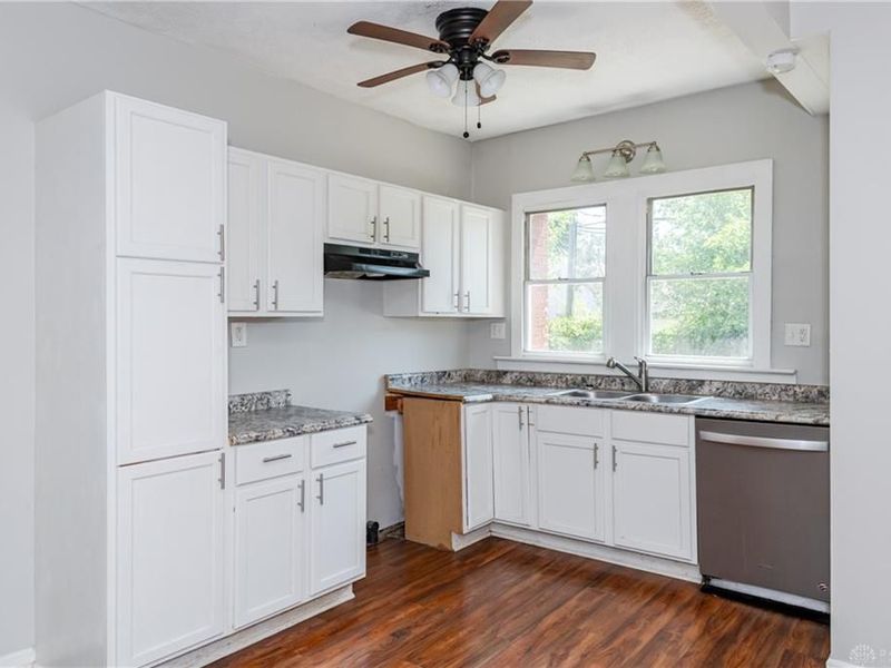 2744 S Smithville Rd, Dayton, OH 45420 Photo 9