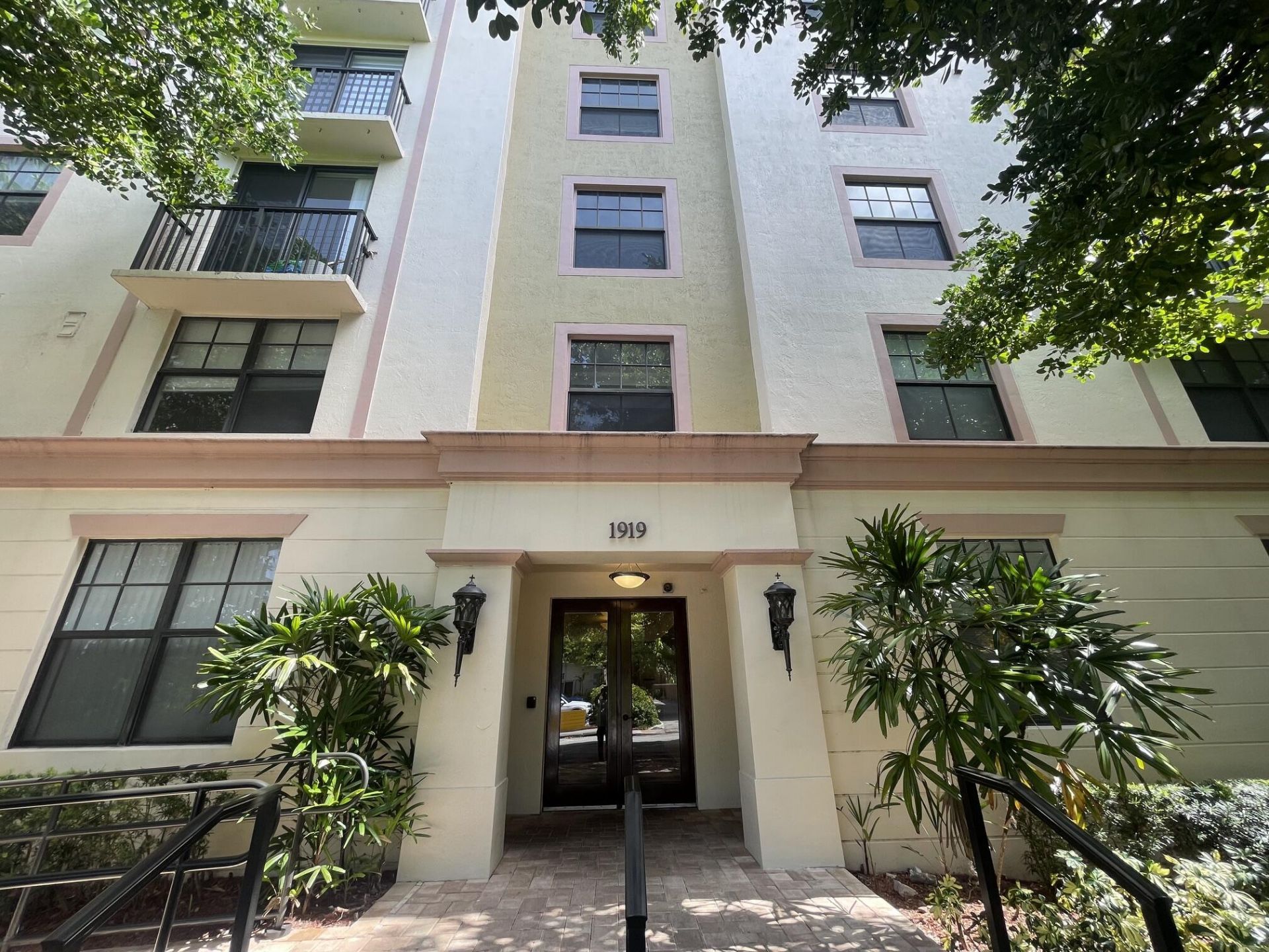 1919 Van Buren Street, Unit 109A, Hollywood, FL 33020 Photo