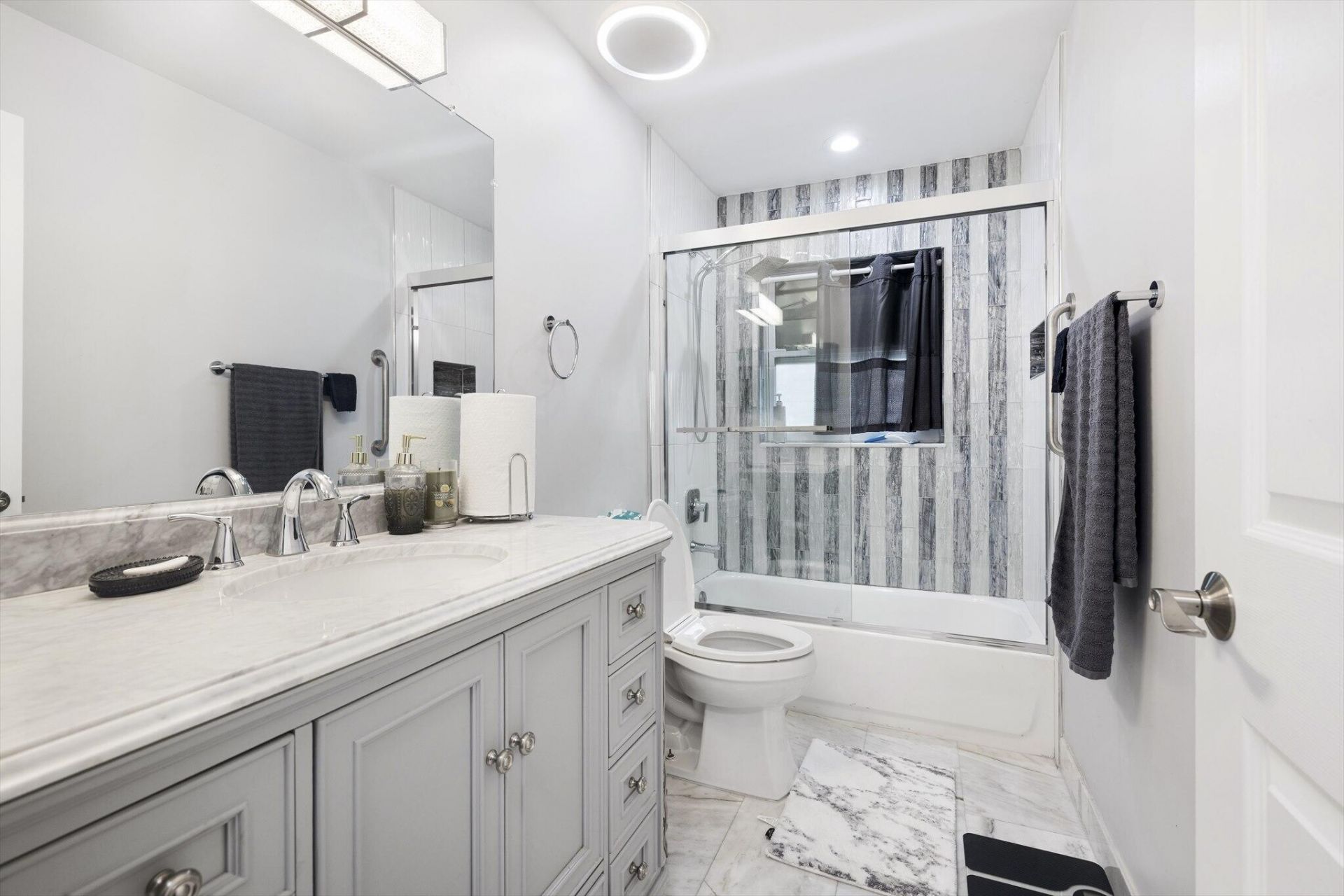 2045 Pinehurst Drive, West Palm Beach, FL 33407 Photo