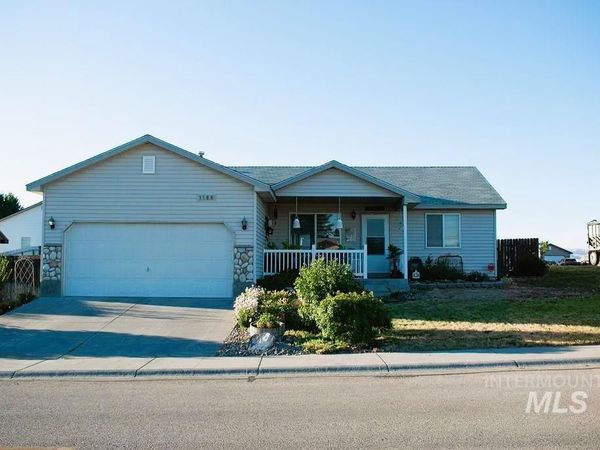1188 NE Rockridge, Mountain Home, ID 83647