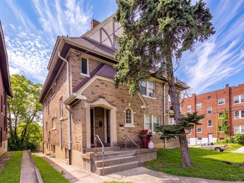 2733 Stratford Avenue, Cincinnati, OH 45220 Photo 1