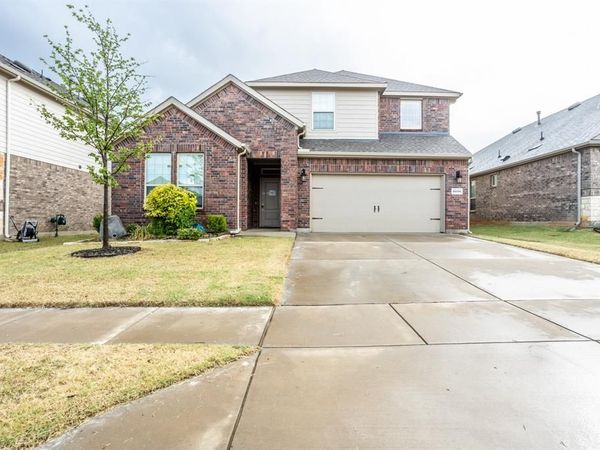 3235 Hunters Glen Drive , Aubrey, TX 76227