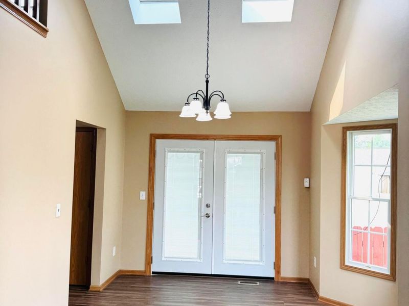 261 Westmark Court, Galloway, OH 43119 Photo 8