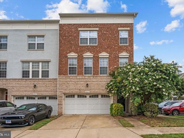 22667 FLOWING SPRING SQUARE, BRAMBLETON, VA 20148