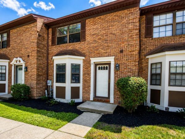 10667 Montgomery Road, Unit 13, Montgomery, OH 45242
