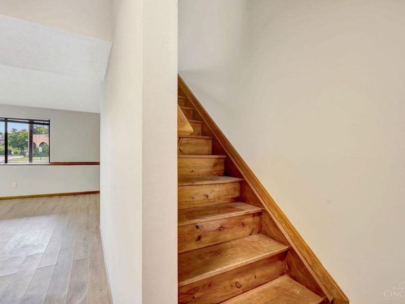 10667 Montgomery Road, Unit 13, Montgomery, OH 45242 Photo 12