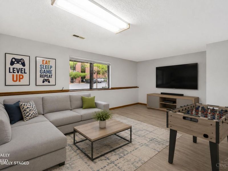 10667 Montgomery Road, Unit 13, Montgomery, OH 45242 Photo 21