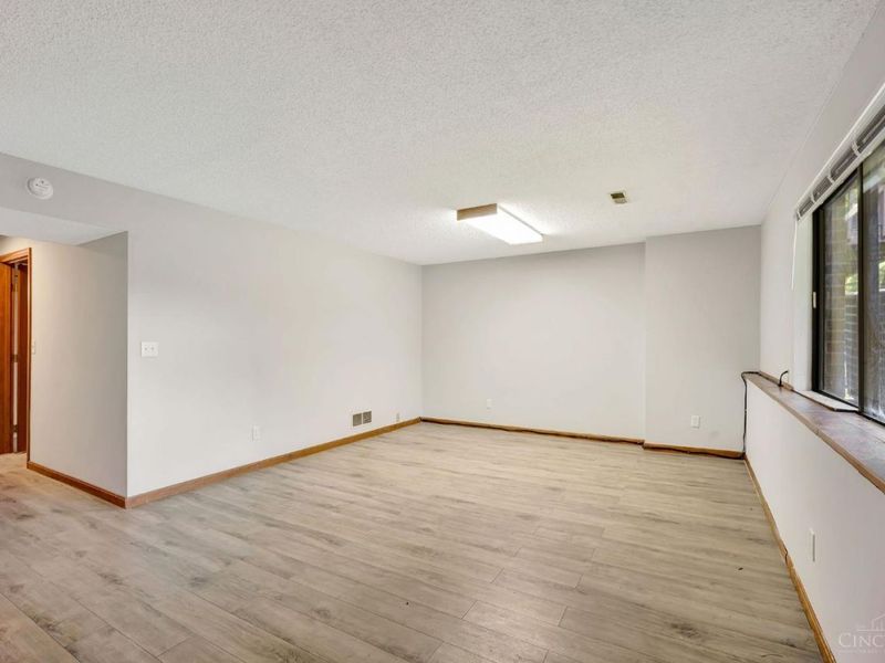 10667 Montgomery Road, Unit 13, Montgomery, OH 45242 Photo 24