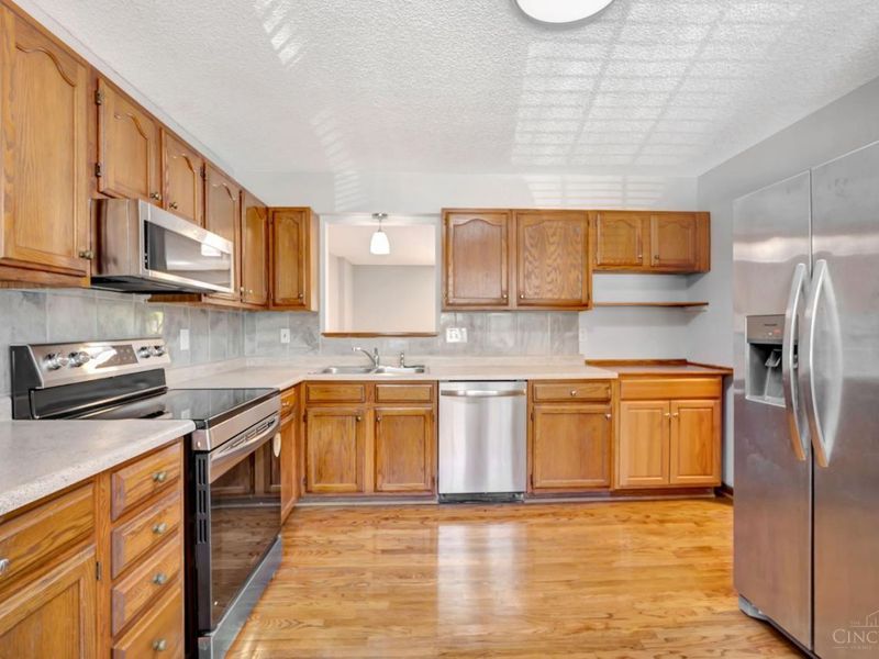 10667 Montgomery Road, Unit 13, Montgomery, OH 45242 Photo 5