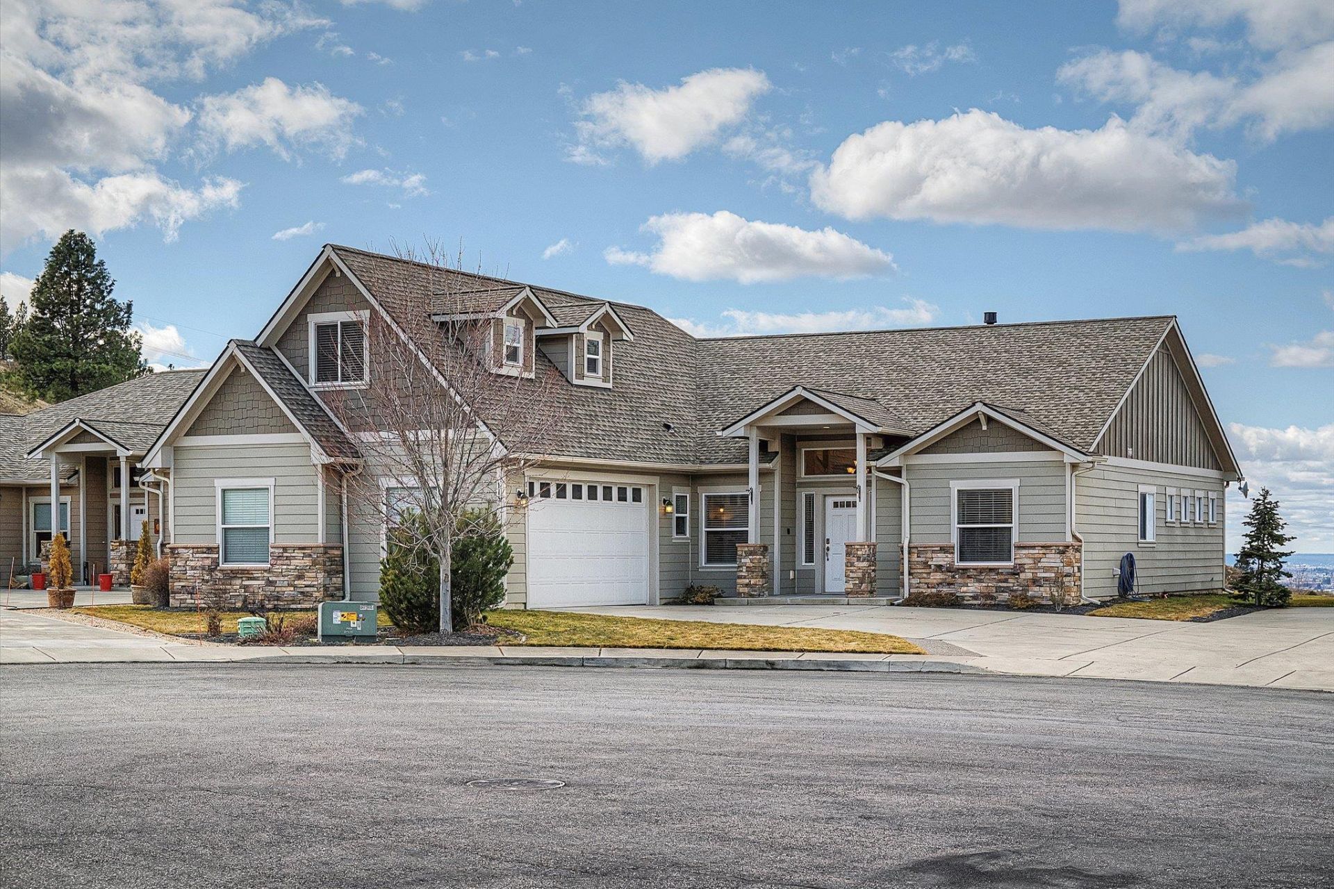 115 S Parkview Ct, Liberty Lake, WA 99019 Main Photo