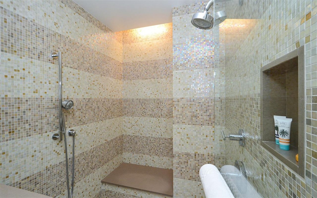 915 Seaside Drive , Unit 613, Weeks, Sarasota, FL 34242 Photo