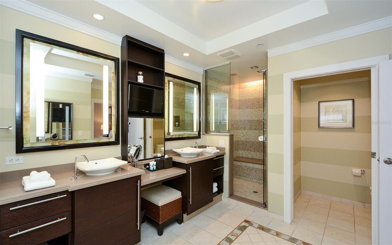915 Seaside Drive , Unit 613, Weeks, Sarasota, FL 34242 Photo
