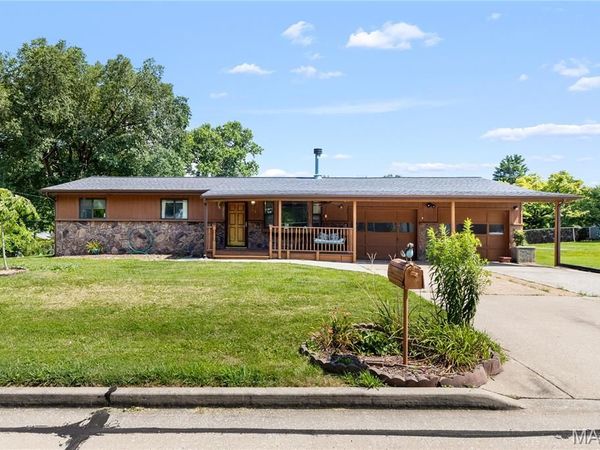 85 Susan Drive, St Charles, MO 63301